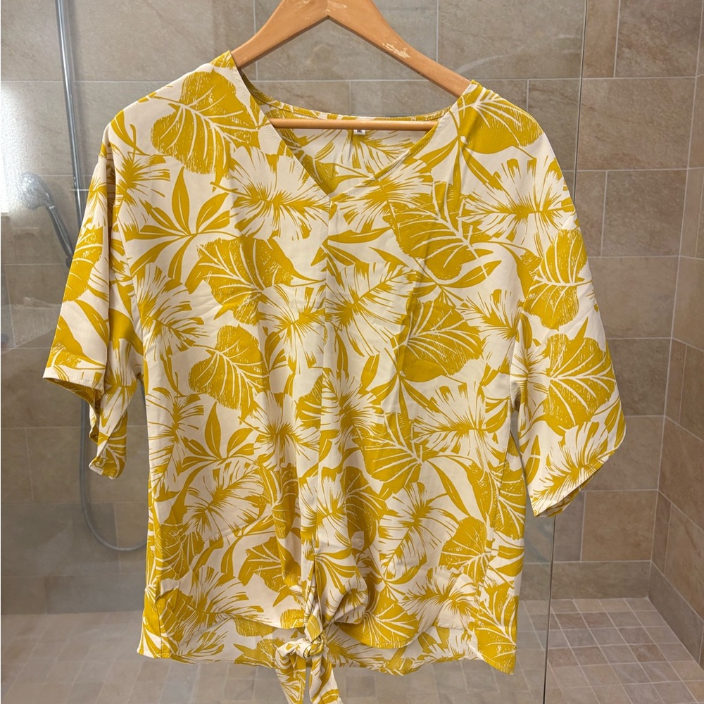 Yellow and White Tie Front Blouse with Round Neckline